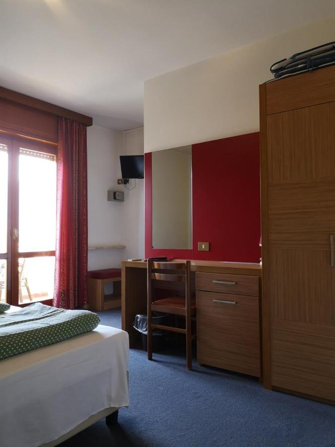 Hotel Alpi Мальчезіне Екстер'єр фото