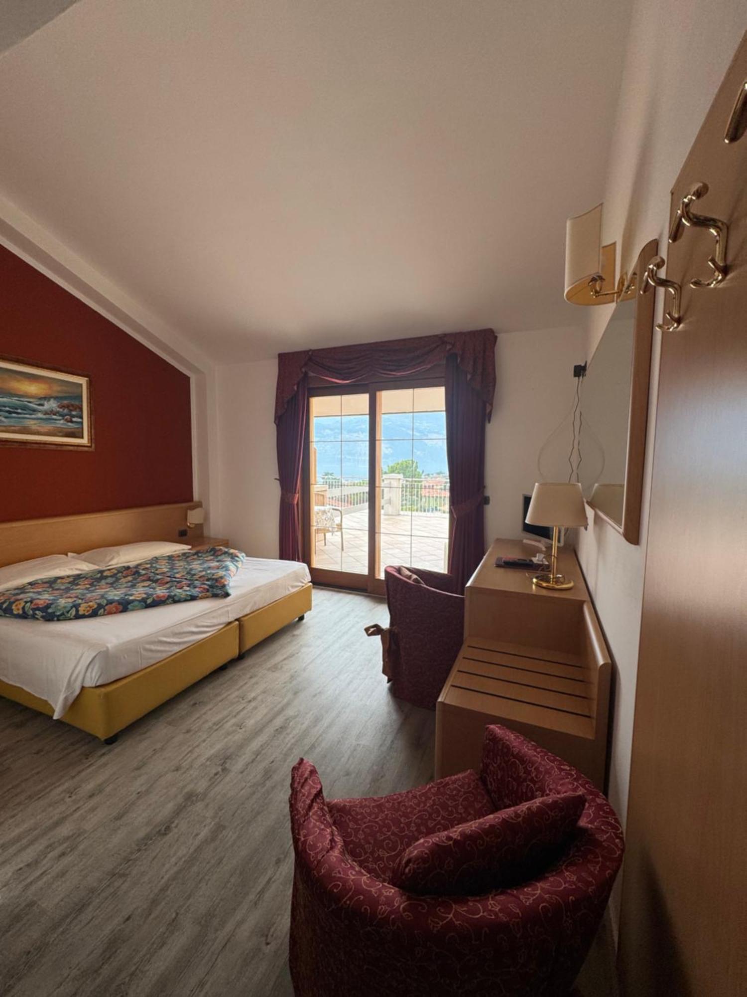 Hotel Alpi Мальчезіне Екстер'єр фото