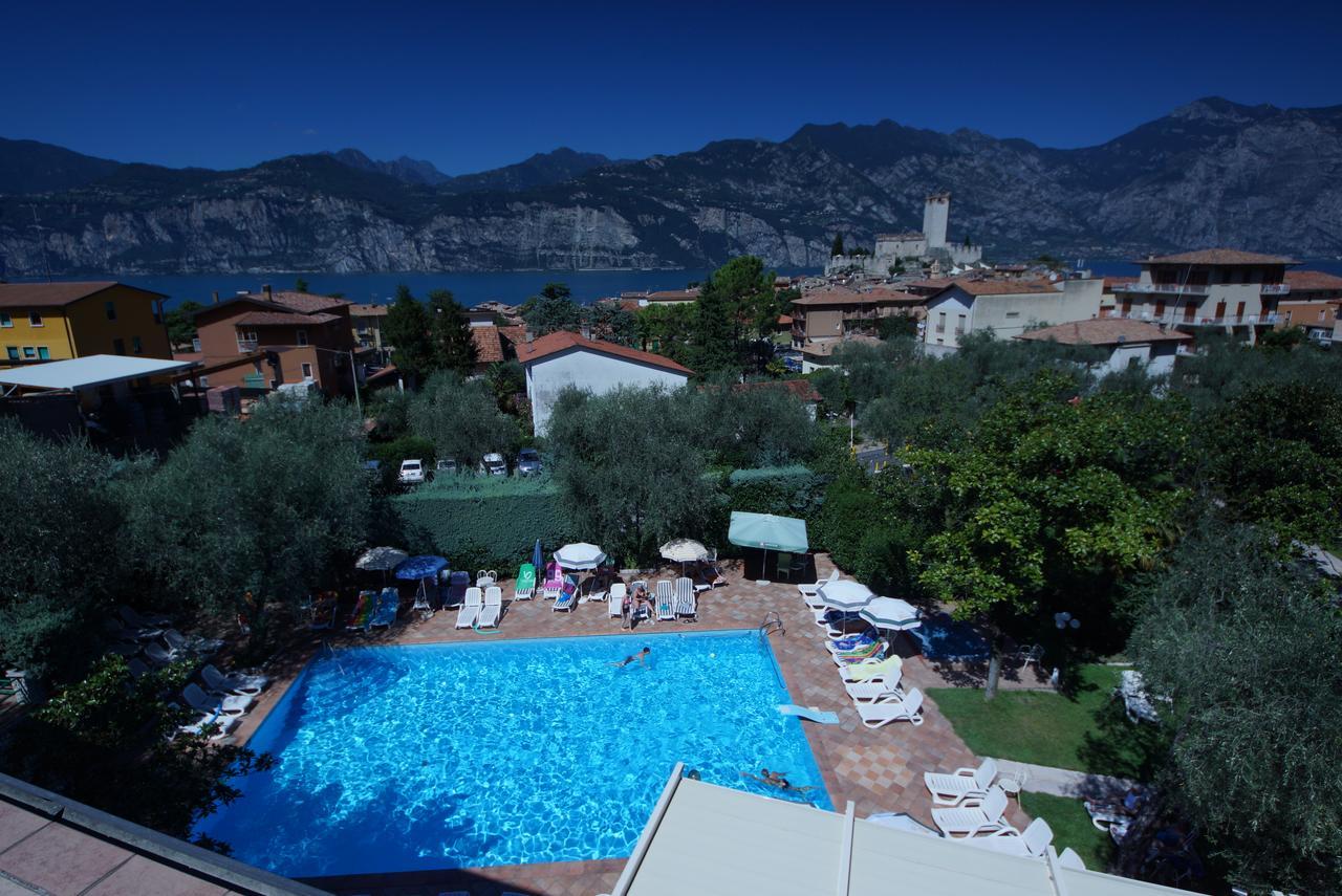 Hotel Alpi Мальчезіне Екстер'єр фото