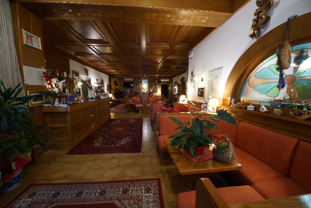 Hotel Alpi Мальчезіне Екстер'єр фото