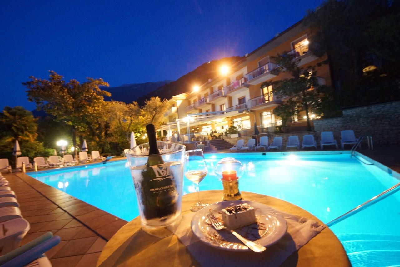 Hotel Alpi Мальчезіне Екстер'єр фото