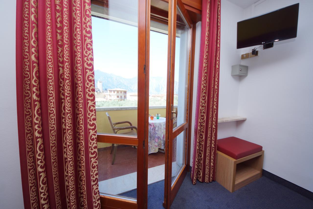 Hotel Alpi Мальчезіне Екстер'єр фото
